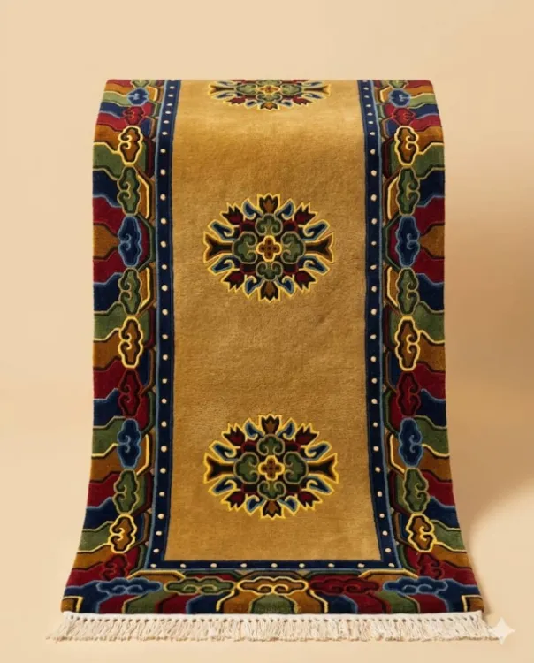 Olive Cloud-Band Medallion Runner